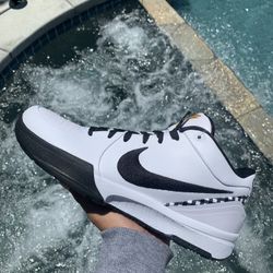 Nike Kobe 4 Protro “Gigi Mambacita” Sizes 8.5 and 10