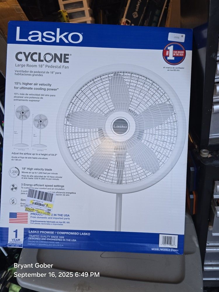 Lasko Cyclone Large Room 18" Pedestal Fan