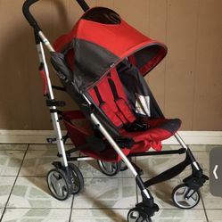 LIKE NEW CHICCO LIGHT WEIGHT STROLLER!!!!