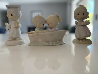 Precious Moments Figurines 