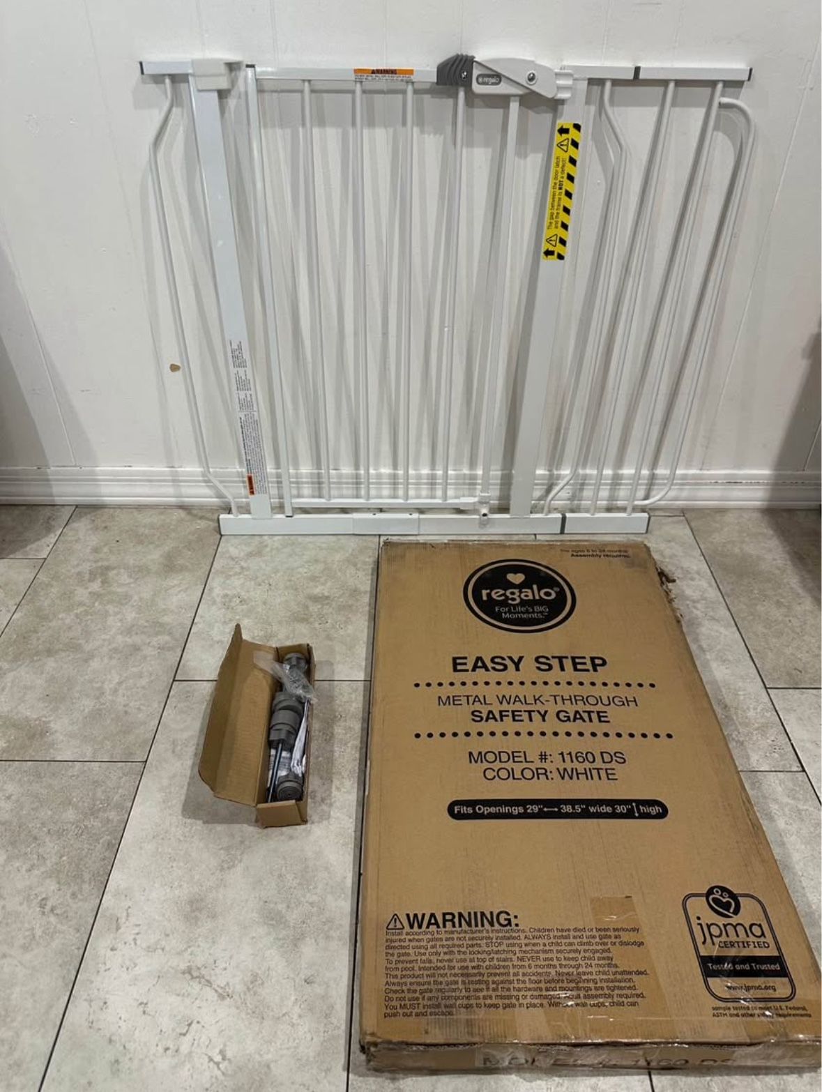 Wide Pet Gate / Baby Gate - Fits Openings 29” - 38.5”