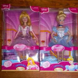 COLLECTIBLE PORCELAIN DISNEY PRINCESS DOLLS