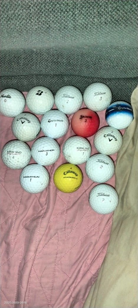 Selling Golf Balls Check Down For More Details ⬇️⬇️⬇️