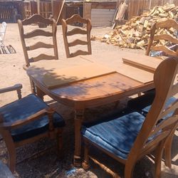 OAK DINING TABLE/6 CAPTAIN CHAIRS 💺 