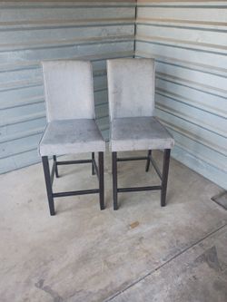 2 Bar Stools