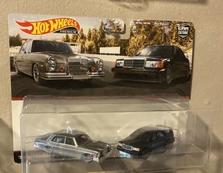 Hot Wheels Premium Mercedes Benz 2 Pack 
