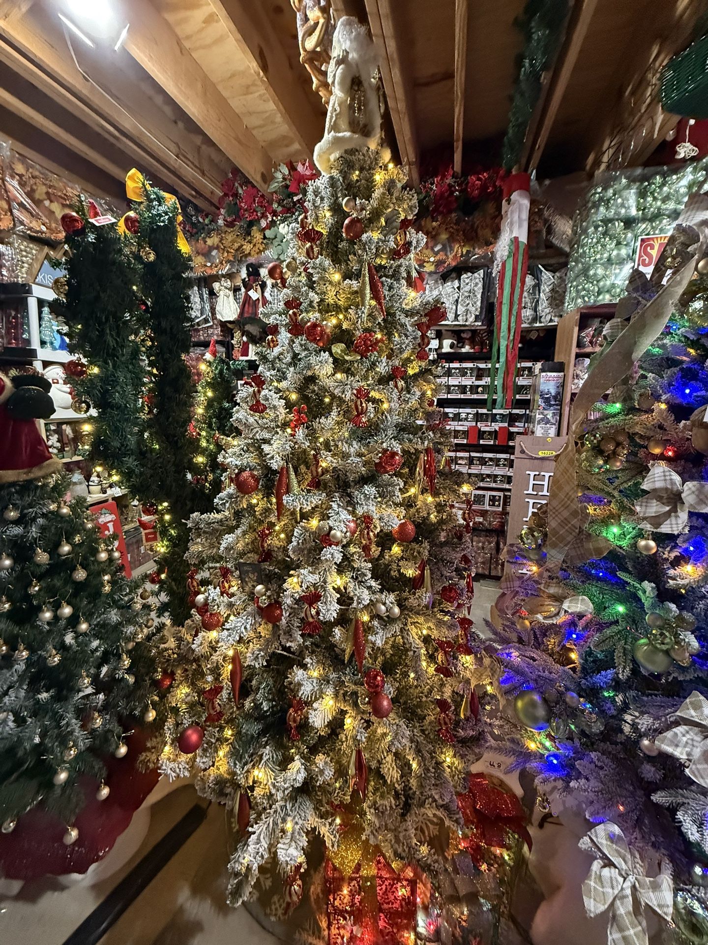 Christmas Tree Flocked Prelit 7.5 Ft