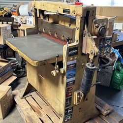 Challenge 305HB paper cutter (hydraulic guillotine)