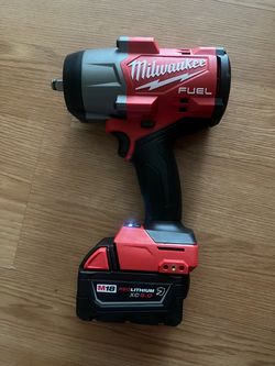 Milwaukee M18 FUEL Impact Wrench with Battery