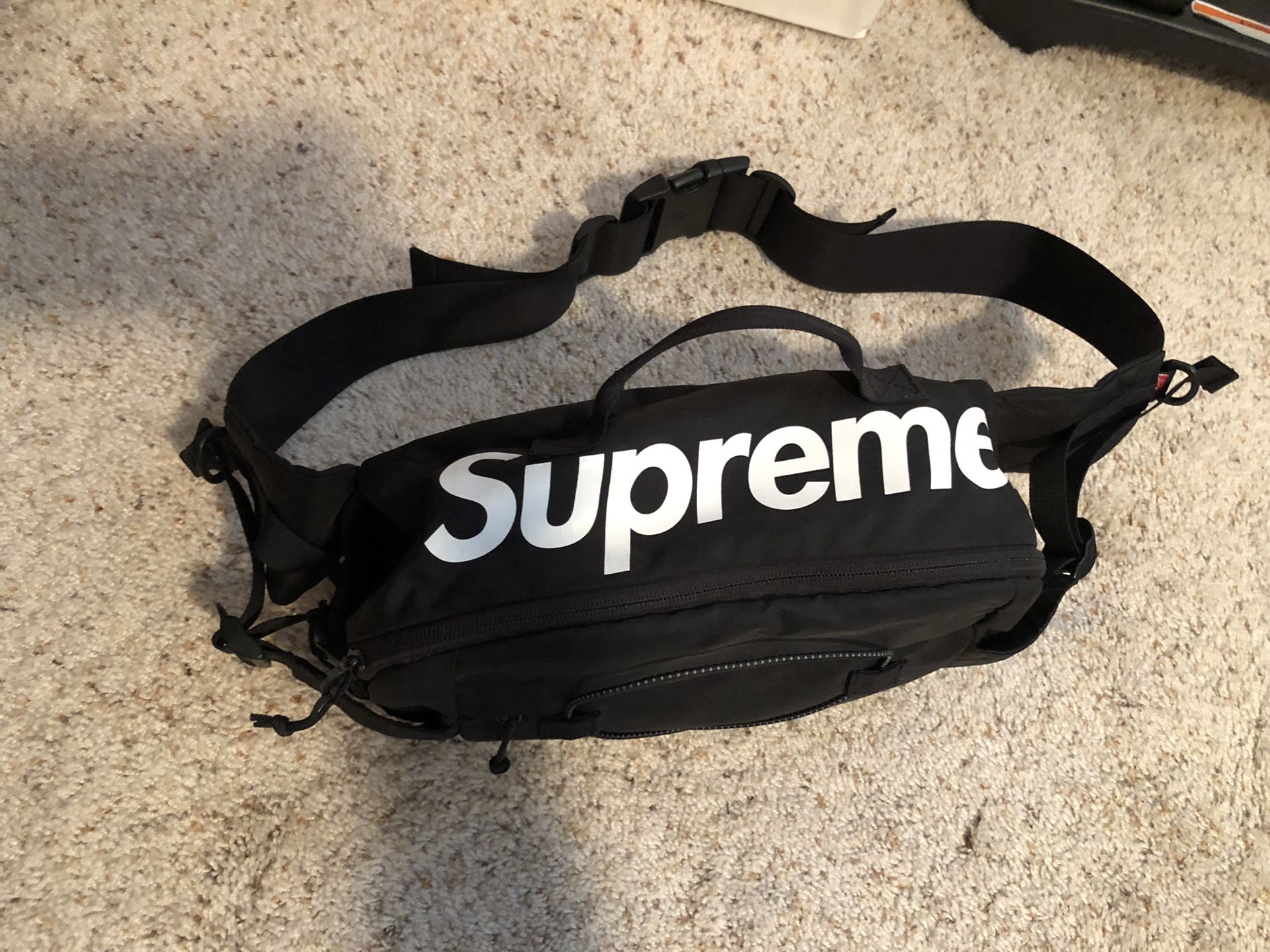 SS17 Supreme Waist Bag Black for Sale in Yorba Linda, CA - OfferUp