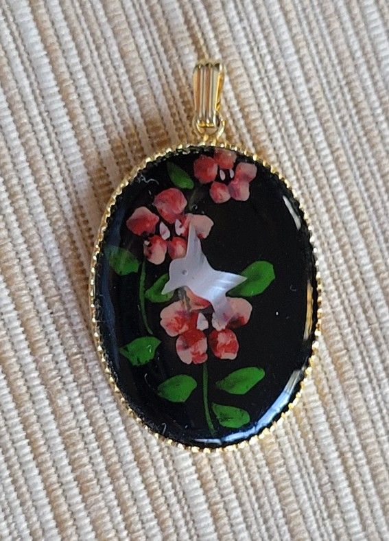 Vintage 1970's Laquered Pendant