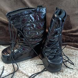 Women's Snow Boots Size 8 