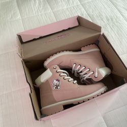 Hello Kitty Boots Woman’s Size 6-9