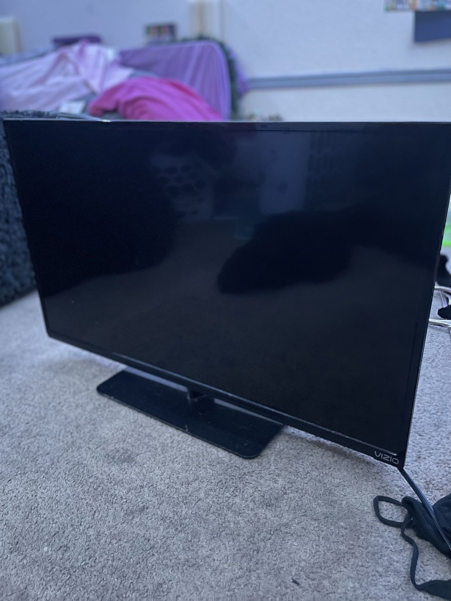 VIZIO TV 17 Inches Tall 28 Wide