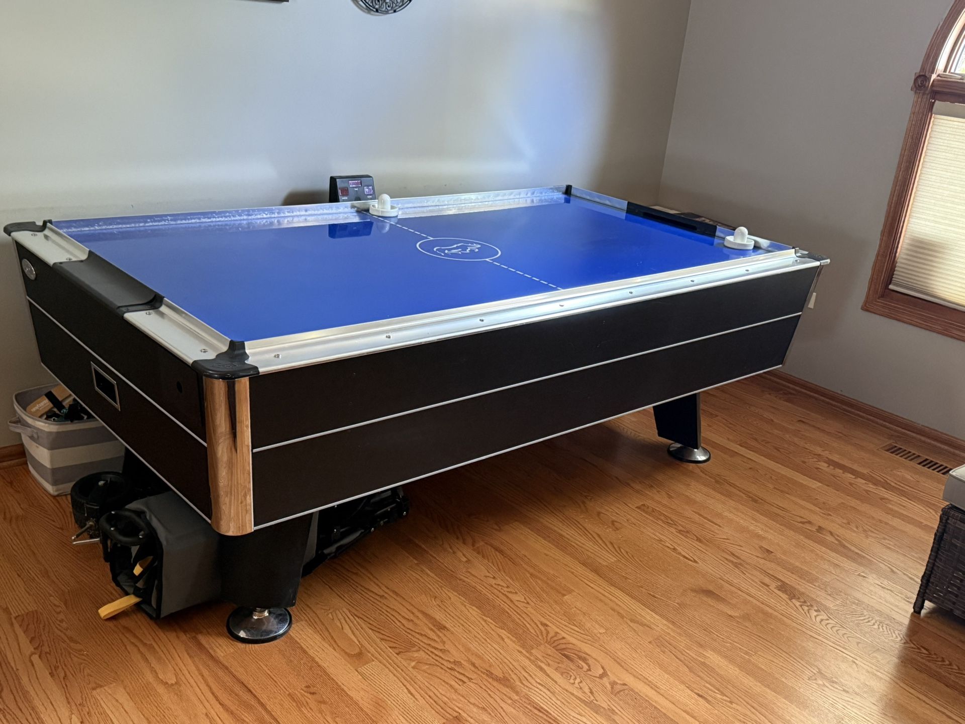 Air Hockey Table