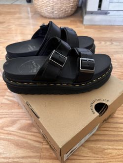 Doc Martens Myles Size 6