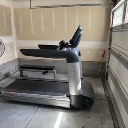 Life Fitness 95T Elevation Treadmill