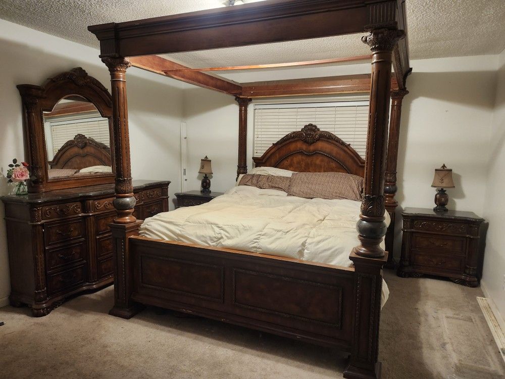 Cal King Canopy Bed Set