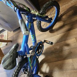 Rattle Snake Kids Bike With Training Wheels