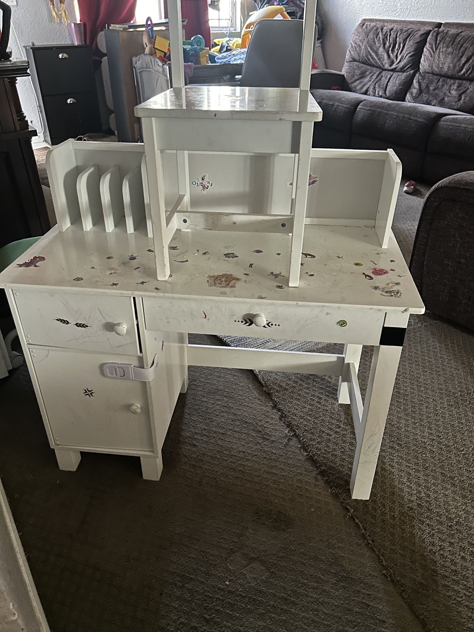 Kids Desk And Chair 