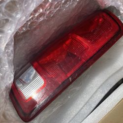 2003 Dodge Ram 1500 Tail Light 