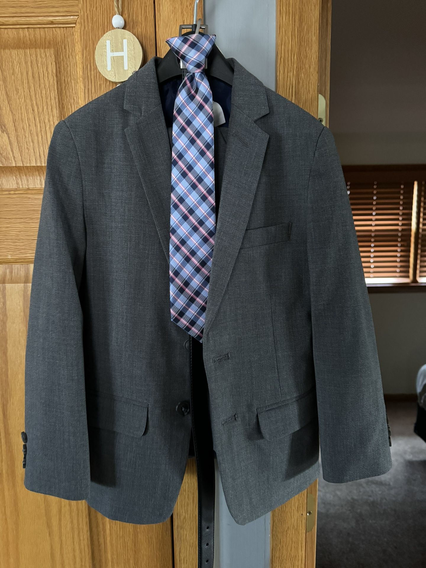 Nautica Boys 2 Piece Gray Suit Set- Size 8 Regular- Will Also Include Snap On Tie And Belt!! 