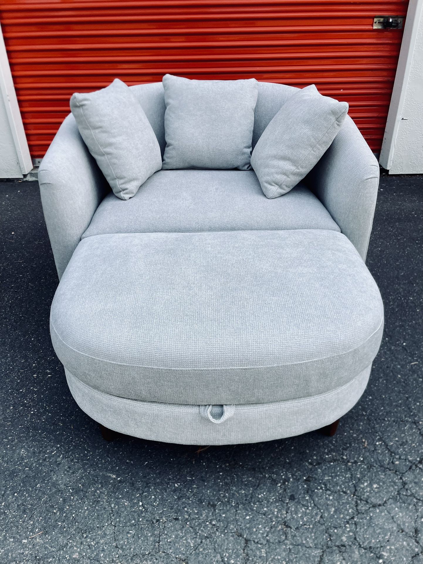 👁️👁️ Costco BIG Accent Chair w/ Storage FREE DELIVERY 🚚 