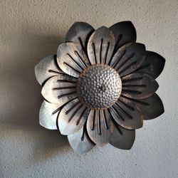 🌸 Metal Flower Wall Decor – Set of 2