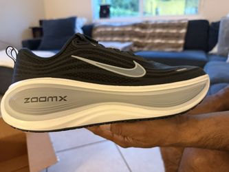 NIKE KICKS