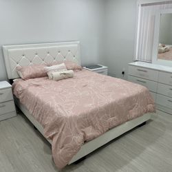 Full   Bedroom Set With Mattress  2 Nightstand And Dresser And Mirror All New Furniture And Free Delivery 