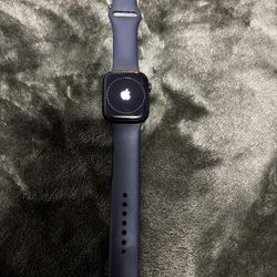 APPLE WATCH SERIES 7 90$