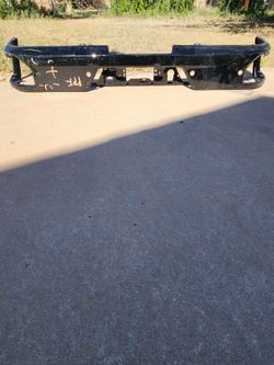 2019-2022 Chevy Silverado 1500 OEM Black Front Bumper + NEW Step Pad