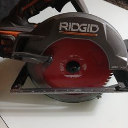 RIDGID 7 1/4  CORDLESS SKILLSAW ..W/ 4.0AH HIGH CAPACITY BATT