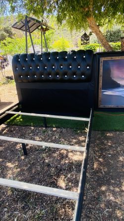 BED FRAME Q