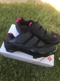 Specialized women's bike shoes and Shimano bike pedals