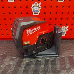 Milwaukee M12 12-Volt Lithium-Ion Cordless Green 125 ft. Cross Line and Plumb Points Laser Level (Tool-Only)