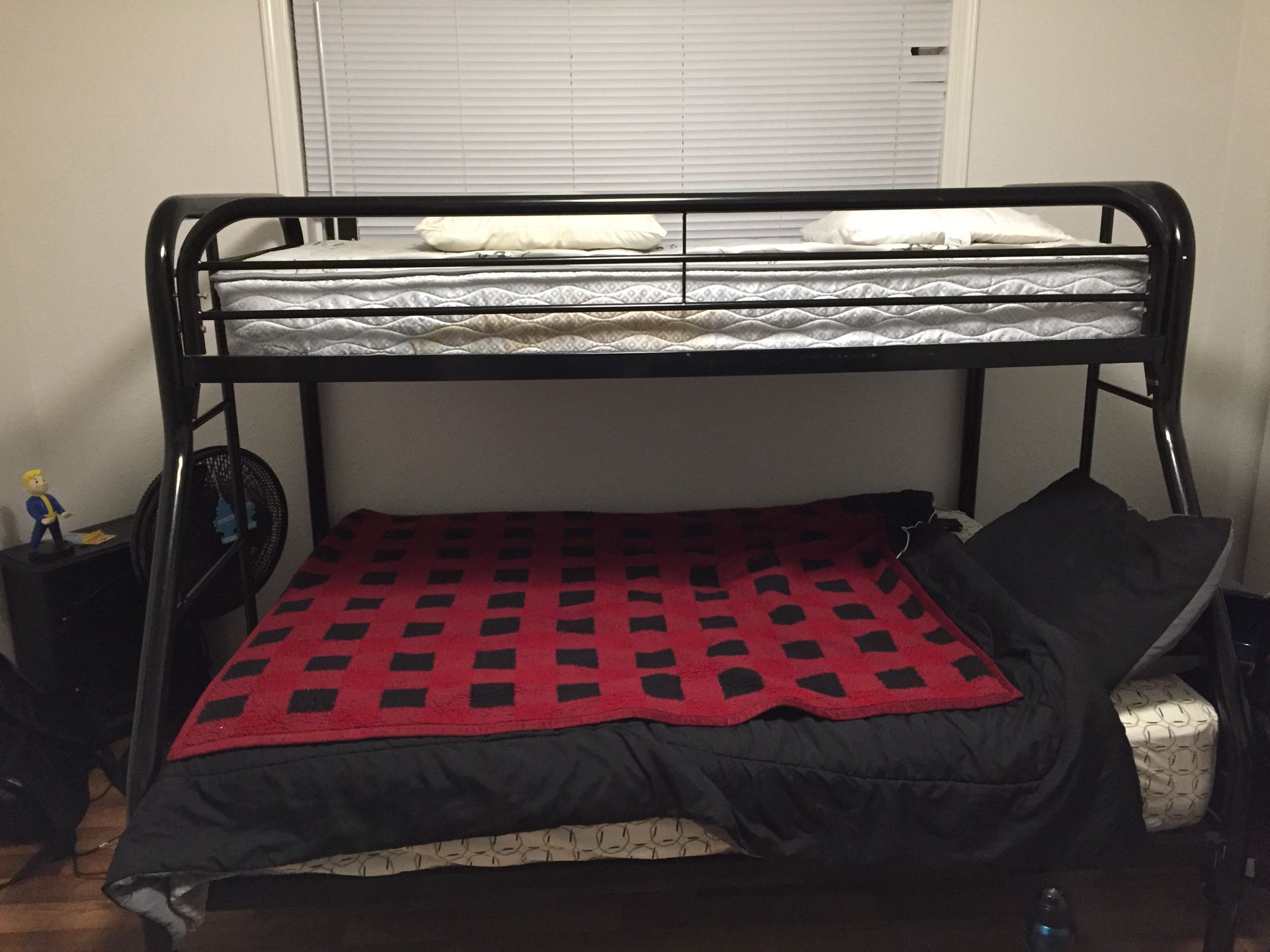 twin and full size bunk bed PENDING ON PICKUP