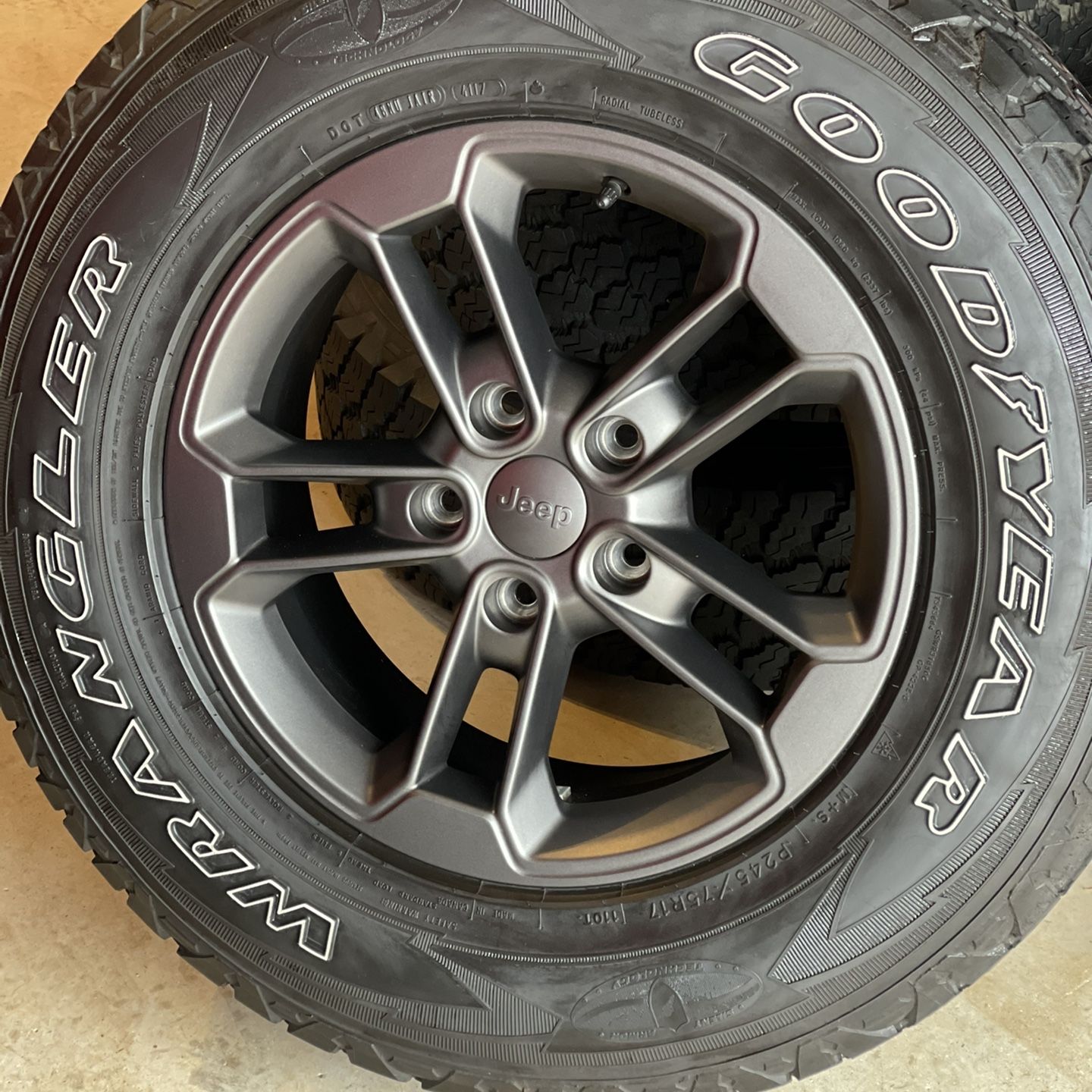 Jeep Wrangler 2018 OEM Tires And Wheels Set Of 5 With Crome Lugs And
