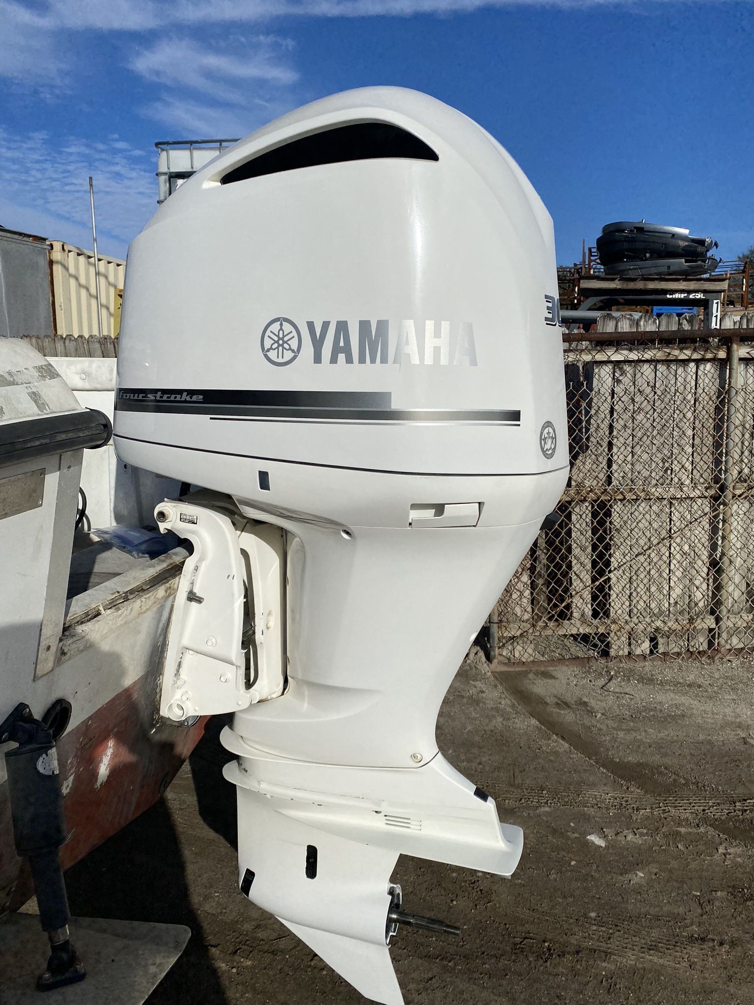 2012 Yamaha 300HP 4-Stroke 25” Outboard Motor
