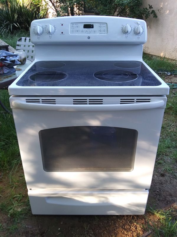 White, true temp flattop stove for Sale in Diamond Springs, CA OfferUp