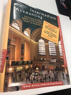 Intermediate Accounting book (excellent condition)