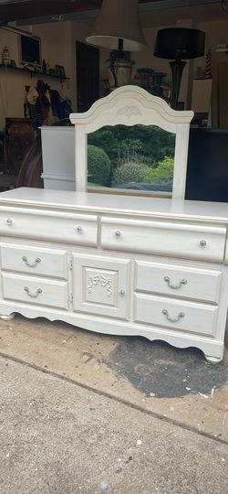Princess dresser with mirror and full size bed frame