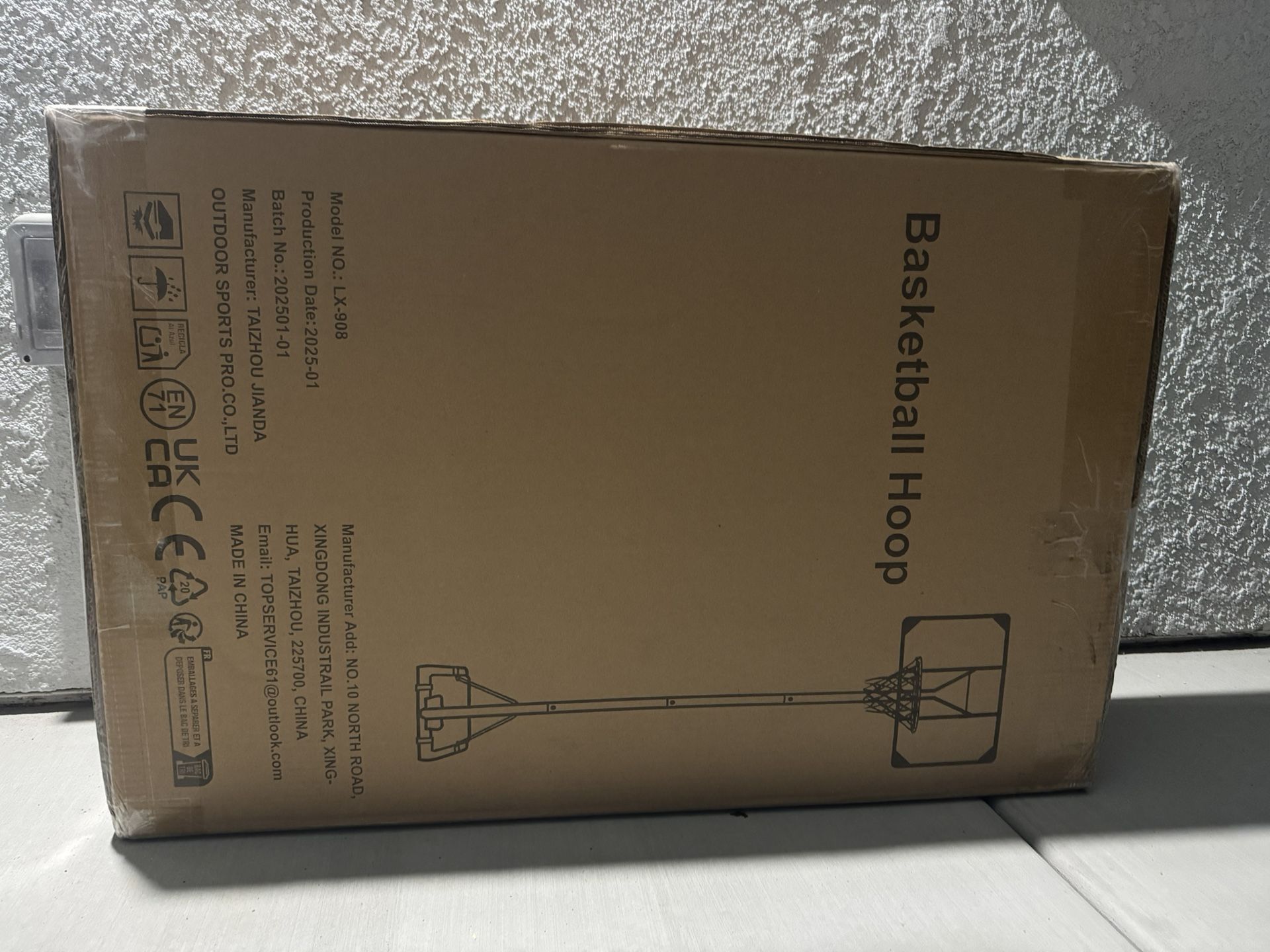 New Basketball Hoop in box 8 foot