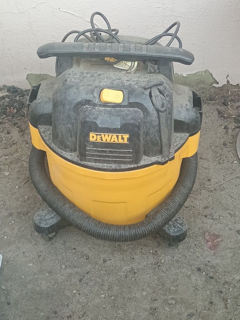 DeWalt 5.5 Gallon Shop Vac