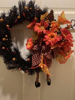 Halloween Wreath lights up
