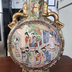 2 chinese vases size about 18x13x6.