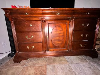 Wood dresser