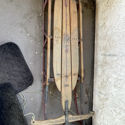 Red Flyer Classic Vintage Snow Wooden Sled