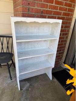 Wood top hutch only needs tlc
