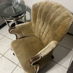 Vintage Scallop-back Chair